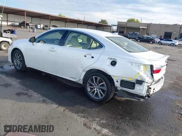 ✅ 2018 Lexus ES 300h • VIN: JTHBW1GG9J2192717 • Лот: 43686005. Опубликован ранее на IAAI с пробегом 72 370 миль. Бесплатный доступ к архиву аукционных продаж из США и подробный отчёт об истории автомобиля на DreamBid. Изображение 3.