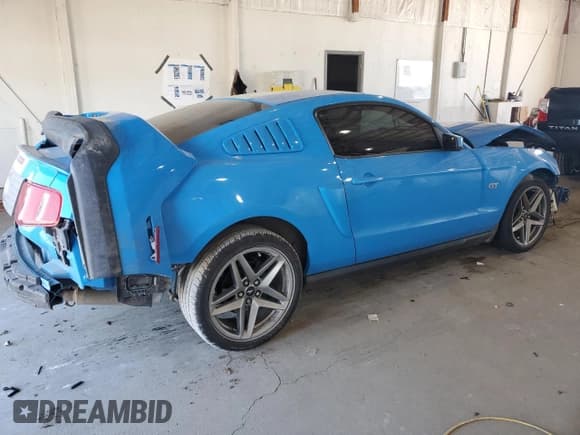 ✅ 2010 Ford Mustang GT • VIN: 1ZVBP8CH9A5133099 • Lot: 84927695. Listed on Copart with 99,917 mi. Free auction sales archive from the USA and detailed vehicle history report at DreamBid. Image 3.