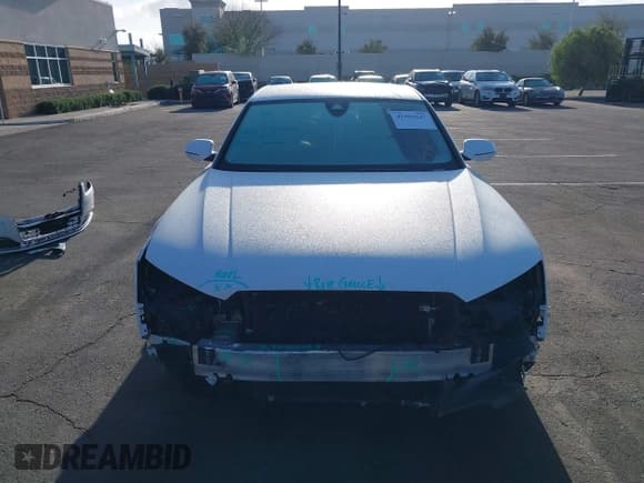 ✅ 2015 Audi A8 • VIN: WAUJGAFD5FN009771 • Lot: 41909647. Wystawiony na IAAI z przebiegiem 88 329 mil. Bezpłatny archiwum sprzedaży aukcyjnych z USA i szczegółowy raport historii pojazdu na DreamBid. Zdjęcie 13.