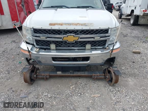 ✅ 2012 Chevrolet Silverado 2500HD • VIN: 1GB2KVCG2CZ253544 • Лот: 42990352. Опубликован ранее на IAAI с пробегом 334 578 миль. Бесплатный доступ к архиву аукционных продаж из США и подробный отчёт об истории автомобиля на DreamBid. Изображение 6.