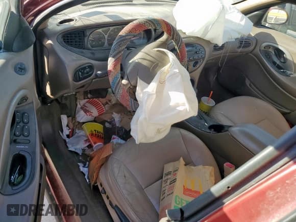 ✅ 1999 Ford Taurus SE • VIN: 1FAFP53UXXA282983 • Lot: 91684305. Wystawiony na Copart z przebiegiem 90 861 mil. Bezpłatny archiwum sprzedaży aukcyjnych z USA i szczegółowy raport historii pojazdu na DreamBid. Zdjęcie 8.