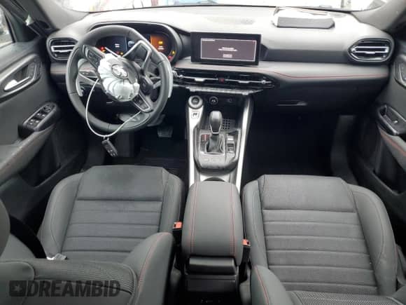 2024 Dodge Hornet R/T z VIN ZACPDFCW1R3A29978, wystawiony jako Copart lot #56465575 z przebiegiem 31 714 mil mil oraz Nie do naprawy • Non repairable. Historia ofert i sprzedaży dostępna na DreamBid. Obrazek 8.