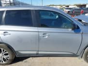 ✅ 2017 Mitsubishi Outlander ES • VIN: JA4AD2A34HZ030357 • Лот: 43662765. Опубликован ранее на IAAI с пробегом 96 960 миль. Бесплатный доступ к архиву аукционных продаж из США и подробный отчёт об истории автомобиля на DreamBid. Изображение 11.