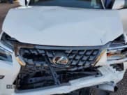 ✅ 2022 Lexus GX 460 • VIN: JTJKM7BX4N5305217 • Lot: 78595044. Wystawiony na Copart z przebiegiem 42 628 mil. Bezpłatny archiwum sprzedaży aukcyjnych z USA i szczegółowy raport historii pojazdu na DreamBid. Zdjęcie 11.