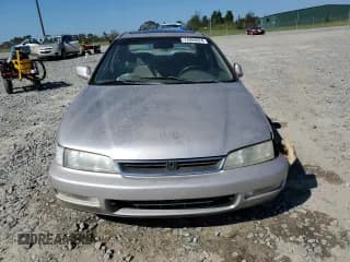 ✅ 1997 Honda Accord Special Edition • VIN: 1HGCD5606VA241909 • Лот: 74995624. Опубликован ранее на Copart с пробегом 200 460 миль. Бесплатный доступ к архиву аукционных продаж из США и подробный отчёт об истории автомобиля на DreamBid. Изображение 5.