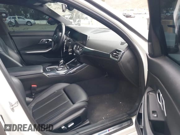 ✅ 2022 BMW 3 Series 330i • VIN: 3MW5R1J05N8C22351 • Lot: 42032912. Wystawiony na IAAI z przebiegiem 66 659 mil. Bezpłatny archiwum sprzedaży aukcyjnych z USA i szczegółowy raport historii pojazdu na DreamBid. Zdjęcie 5.