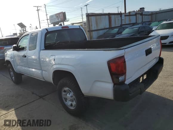 ✅ 2020 Toyota Tacoma SR • VIN: 5TFRX5GN6LX174104 • Лот: 82166175. Опубликован ранее на Copart с пробегом 107 696 миль. Бесплатный доступ к архиву аукционных продаж из США и подробный отчёт об истории автомобиля на DreamBid. Изображение 2.