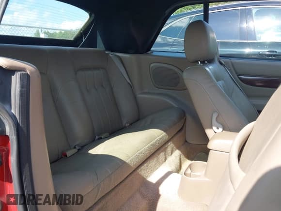 ✅ 2002 Chrysler Sebring LXi • VIN: 1C3EL55R62N186770 • Lot: 42703593. Listed on IAAI with 126,118 mi. Free auction sales archive from the USA and detailed vehicle history report at DreamBid. Image 8.