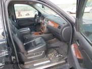 ✅ 2007 Chevrolet Suburban LT • VIN: 1GNFK16337J368602 • Lot: 43386223. Wystawiony na IAAI z przebiegiem 161 551 mil. Bezpłatny archiwum sprzedaży aukcyjnych z USA i szczegółowy raport historii pojazdu na DreamBid. Zdjęcie 5.