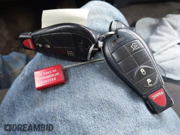 ✅ 2011 Jeep Grand Cherokee Laredo • VIN: 1J4RR4GG4BC550949 • Lot: 43546308. Listed on IAAI with 204,503 mi. Free auction sales archive from the USA and detailed vehicle history report at DreamBid. Image 11.