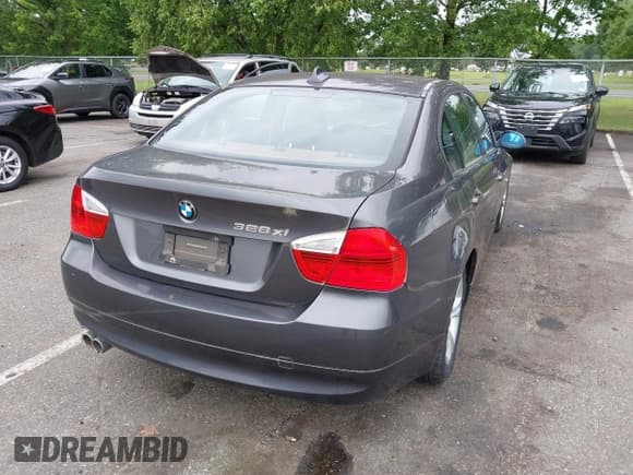 ✅ 2008 BMW 3 Series 328xi • VIN: WBAVC73528KX92033 • Lot: 42888136. Listed on IAAI with 131,341 mi. Free auction sales archive from the USA and detailed vehicle history report at DreamBid. Image 4.