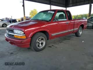 2001 Chevrolet S-10 LS z VIN 1GCCS19W718180469, wystawiony jako Copart lot #73985274 z przebiegiem 76 639 mil mil oraz Szkoda całkowita • Salvage title. Historia ofert i sprzedaży dostępna na DreamBid. Obrazek 1.