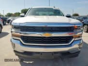 ✅ 2018 Chevrolet Silverado 1500 LT • VIN: 3GCPCREC6JG131735 • Lot: 65686175. Wystawiony na Copart z przebiegiem 58 617 mil. Bezpłatny archiwum sprzedaży aukcyjnych z USA i szczegółowy raport historii pojazdu na DreamBid. Zdjęcie 5.