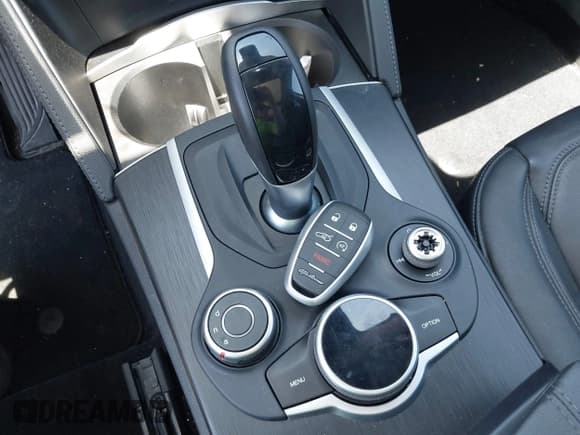 ✅ 2018 Alfa Romeo Stelvio • VIN: ZASFAKAN3J7B97503 • Лот: 42658949. Опубликован ранее на IAAI с пробегом 35 384 миль. Бесплатный доступ к архиву аукционных продаж из США и подробный отчёт об истории автомобиля на DreamBid. Изображение 11.