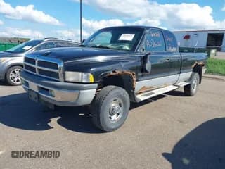 ✅ 1999 Dodge 2500 • VIN: 1B7KF23W5XJ614503 • Lot: 43026021. Wystawiony na IAAI z przebiegiem 153 606 mil. Bezpłatny archiwum sprzedaży aukcyjnych z USA i szczegółowy raport historii pojazdu na DreamBid. Zdjęcie 2.