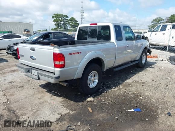 ✅ 2010 Ford Ranger XL • VIN: 1FTKR1EE8APA01379 • Lot: 42466247. Wystawiony na IAAI z przebiegiem 113 162 mil. Bezpłatny archiwum sprzedaży aukcyjnych z USA i szczegółowy raport historii pojazdu na DreamBid. Zdjęcie 4.