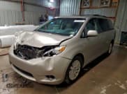 ✅ 2016 Toyota Sienna XLE • VIN: 5TDDK3DC3GS138415 • Lot: 93246565. Wystawiony na Copart z przebiegiem 178 693 mil. Bezpłatny archiwum sprzedaży aukcyjnych z USA i szczegółowy raport historii pojazdu na DreamBid. Zdjęcie 1.