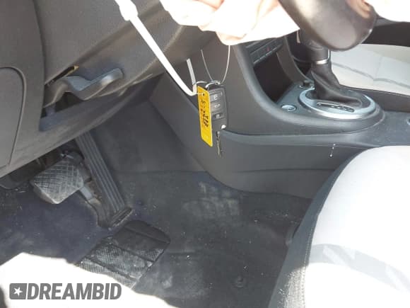 ✅ 2018 Volkswagen Beetle S • VIN: 3VWFD7AT7JM704868 • Лот: 43313404. Опубликован ранее на IAAI с пробегом 49 638 миль. Бесплатный доступ к архиву аукционных продаж из США и подробный отчёт об истории автомобиля на DreamBid. Изображение 11.