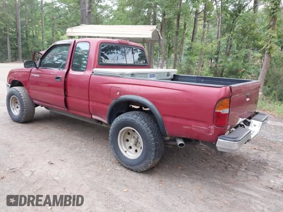 ✅ 1997 Toyota Tacoma • VIN: 4TAVN52N3VZ284767 • Lot: 43075259. Wystawiony na IAAI z przebiegiem 230 445 mil. Bezpłatny archiwum sprzedaży aukcyjnych z USA i szczegółowy raport historii pojazdu na DreamBid. Zdjęcie 3.