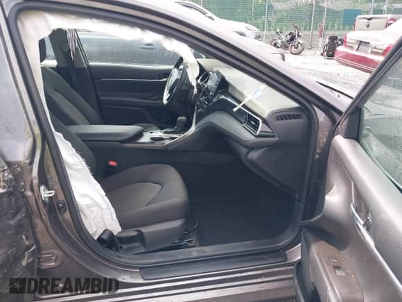 2023 Toyota Camry Hybrid LE с VIN 4T1C31AK7PU602628, выставлен на аукционе IAAI как лот 42251198 с пробегом 50 731 миль миль и . История ставок и продаж доступна на DreamBid. Изображение 5.