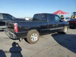 2004 Chevrolet Silverado 1500 LS с VIN 2GCEC19V441303763, выставлен на аукционе Copart как лот 72270134 с пробегом 180 101 миль миль и Списание • Salvage title. История ставок и продаж доступна на DreamBid. Изображение 3.