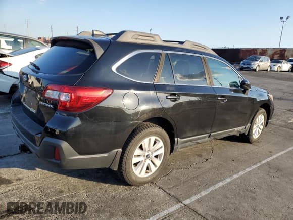 ✅ 2018 Subaru Outback Premium • VIN: 4S4BSACC2J3256294 • Lot: 42827435. Listed on Copart with 52,347 mi. Free auction sales archive from the USA and detailed vehicle history report at DreamBid. Image 3.