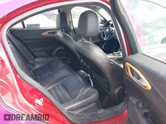 ✅ 2017 Alfa Romeo Giulia Ti • VIN: ZARFAEEN9H7553571 • Lot: 42637939. Listed on IAAI with 75,509 mi. Free auction sales archive from the USA and detailed vehicle history report at DreamBid. Image 8.