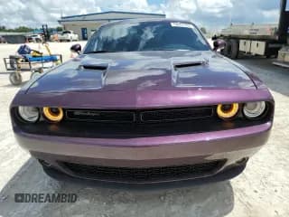 ✅ 2022 Dodge Challenger SXT • VIN: 2C3CDZAG8NH227087 • Lot: 68607204. Wystawiony na Copart z przebiegiem 10 920 mil. Bezpłatny archiwum sprzedaży aukcyjnych z USA i szczegółowy raport historii pojazdu na DreamBid. Zdjęcie 5.