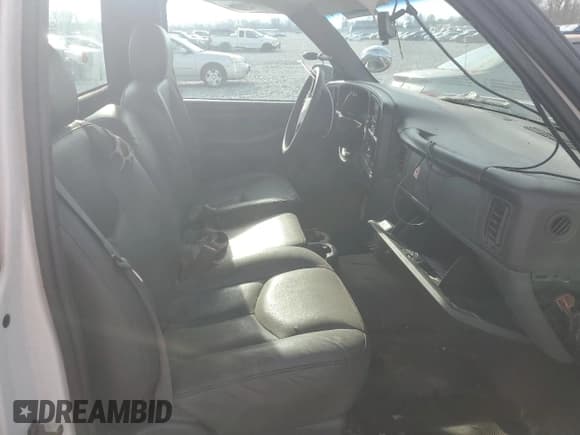 ✅ 2006 Chevrolet Silverado 1500 Work Truck • VIN: 3GCEC14X56G160857 • Лот: 81805704. Опубликован ранее на Copart с пробегом Не указан. Бесплатный доступ к архиву аукционных продаж из США и подробный отчёт об истории автомобиля на DreamBid. Изображение 10.