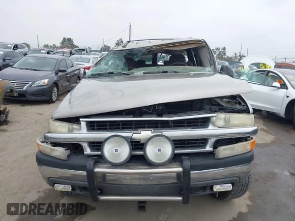 ✅ 2001 Chevrolet Suburban LS • VIN: 3GNEC16T81G147773 • Лот: 42554006. Опубликован ранее на IAAI с пробегом 235 299 миль. Бесплатный доступ к архиву аукционных продаж из США и подробный отчёт об истории автомобиля на DreamBid. Изображение 13.