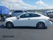 ✅ 2015 Mercedes-Benz C 250 • VIN: WDDGJ4HB4FG410766 • Lot: 42307457. Listed on IAAI with 50,979 mi. Free auction sales archive from the USA and detailed vehicle history report at DreamBid. Image 15.