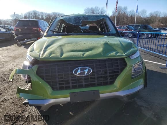 ✅ 2024 Hyundai Venue Essential • VIN: KMHRB8A37RU287945 • Lot: 86698134. Listed on Copart with 2,950 mi. Free auction sales archive from the USA and detailed vehicle history report at DreamBid. Image 5.