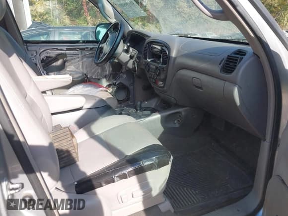 ✅ 2002 Toyota Sequoia SR5 • VIN: 5TDBT44AX2S070809 • Лот: 43394810. Опубликован ранее на IAAI с пробегом 239 685 миль. Бесплатный доступ к архиву аукционных продаж из США и подробный отчёт об истории автомобиля на DreamBid. Изображение 5.