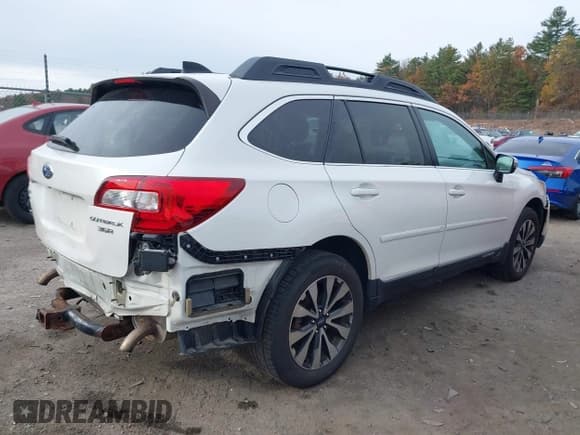 ✅ 2016 Subaru Outback Limited • VIN: 4S4BSENC5G3254844 • Lot: 43580399. Wystawiony na IAAI z przebiegiem 162 862 mil. Bezpłatny archiwum sprzedaży aukcyjnych z USA i szczegółowy raport historii pojazdu na DreamBid. Zdjęcie 13.