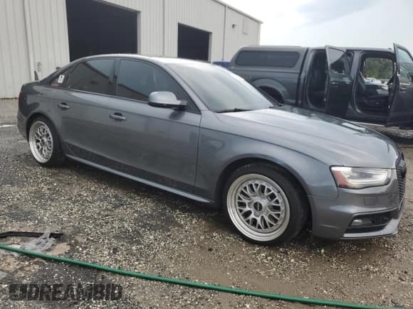 ✅ 2014 Audi S4 Prestige • VIN: WAUMGBFL5EA033374 • Lot: 67381595. Wystawiony na Copart z przebiegiem 206 888 mil. Bezpłatny archiwum sprzedaży aukcyjnych z USA i szczegółowy raport historii pojazdu na DreamBid. Zdjęcie 4.