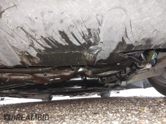 ✅ 2013 Hyundai Equus Signature • VIN: KMHGH4JH4DU057959 • Lot: 43066787. Listed on IAAI with 104,840 mi. Free auction sales archive from the USA and detailed vehicle history report at DreamBid. Image 6.