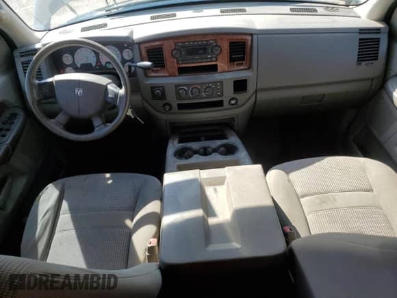 2006 Dodge 1500 Laramie z VIN 1D7HU182X6S677529, wystawiony jako Copart lot #65749695 z przebiegiem 193 955 mil mil oraz Szkoda całkowita • Salvage title. Historia ofert i sprzedaży dostępna na DreamBid. Obrazek 8.