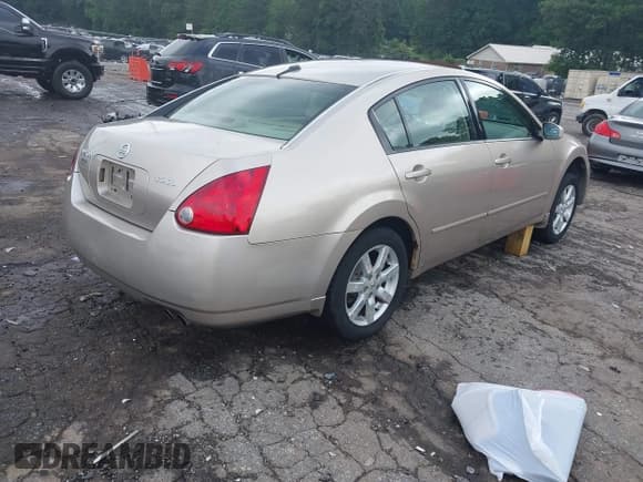 ✅ 2005 Nissan Maxima SE • VIN: 1N4BA41E35C860915 • Lot: 42489421. Listed on IAAI with 169,703 mi. Free auction sales archive from the USA and detailed vehicle history report at DreamBid. Image 4.