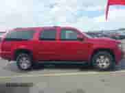 2013 Chevrolet Suburban LT z VIN 1GNSKJE77DR205791, wystawiony jako IAAI lot #43091004 z przebiegiem 184 633 mil mil oraz . Historia ofert i sprzedaży dostępna na DreamBid. Obrazek 13.