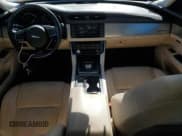 ✅ 2016 Jaguar XF 35t Prestige • VIN: SAJBK4BV2GCY16320 • Lot: 84399945. Wystawiony na Copart z przebiegiem 70 680 mil. Bezpłatny archiwum sprzedaży aukcyjnych z USA i szczegółowy raport historii pojazdu na DreamBid. Zdjęcie 8.
