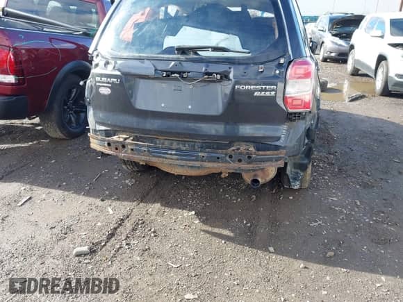 2014 Subaru Forester 2.5i with VIN JF2SJAACXEH413526, listed as a IAAI auction lot 43518240 with 173,866 mi miles and . Bid and sale history available at DreamBid. Image 15.