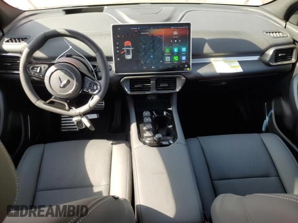 ✅ 2023 VinFast VF 8 Plus • VIN: RLLV1AFA5PH003227 • Lot: 58780524. Wystawiony na Copart z przebiegiem 18 mil. Bezpłatny archiwum sprzedaży aukcyjnych z USA i szczegółowy raport historii pojazdu na DreamBid. Zdjęcie 8.