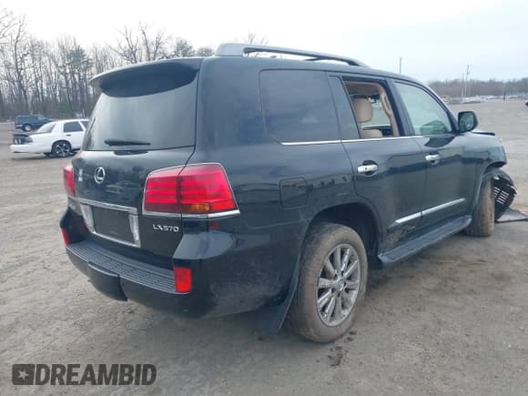 ✅ 2010 Lexus LX 570 • VIN: JTJHY7AX8A4053567 • Lot: 41726771. Listed on IAAI with 141,152 mi. Free auction sales archive from the USA and detailed vehicle history report at DreamBid. Image 4.