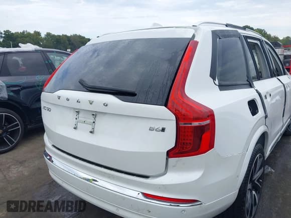 ✅ 2024 Volvo XC90 Plus Bright Theme • VIN: YV4062PE5R1152579 • Lot: 43406659. Wystawiony na IAAI z przebiegiem 11 804 mil. Bezpłatny archiwum sprzedaży aukcyjnych z USA i szczegółowy raport historii pojazdu na DreamBid. Zdjęcie 18.