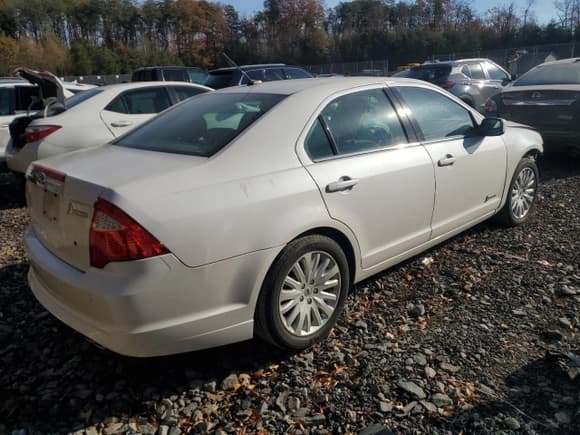 ✅ 2012 Ford Fusion Hybrid • VIN: 3FADP0L3XCR251234 • Лот: 91115445. Опубликован ранее на Copart с пробегом 110 774 миль. Бесплатный доступ к архиву аукционных продаж из США и подробный отчёт об истории автомобиля на DreamBid. Изображение 3.