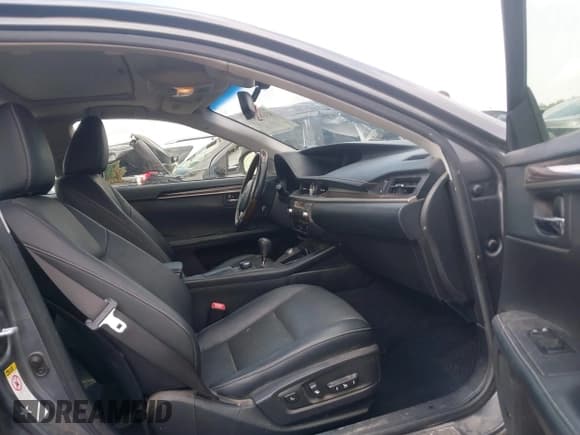 ✅ 2015 Lexus ES 330 • VIN: JTHBK1GG7F2171352 • Lot: 43187569. Listed on IAAI with 187,605 mi. Free auction sales archive from the USA and detailed vehicle history report at DreamBid. Image 5.