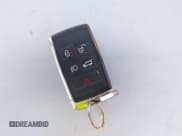 ✅ 2019 Land Rover Range Rover • VIN: SALGS5RE7KA527799 • Lot: 41977040. Wystawiony na IAAI z przebiegiem 38 231 mil. Bezpłatny archiwum sprzedaży aukcyjnych z USA i szczegółowy raport historii pojazdu na DreamBid. Zdjęcie 11.