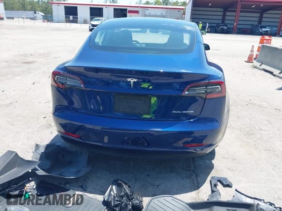 ✅ 2022 Tesla Model 3 Long Range • VIN: 5YJ3E1EB6NF106038 • Lot: 42214585. Wystawiony na IAAI z przebiegiem 40 667 mil. Bezpłatny archiwum sprzedaży aukcyjnych z USA i szczegółowy raport historii pojazdu na DreamBid. Zdjęcie 16.