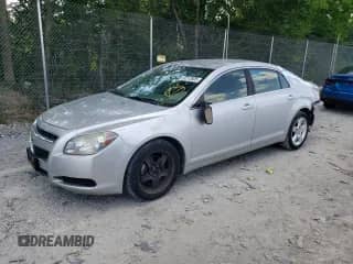 2010 Chevrolet Malibu 1LS с VIN 1G1ZB5EB8AF147652, выставлен на аукционе Copart как лот 63212805 с пробегом 141 839 миль миль и Списание • Salvage title. История ставок и продаж доступна на DreamBid. Изображение 1.