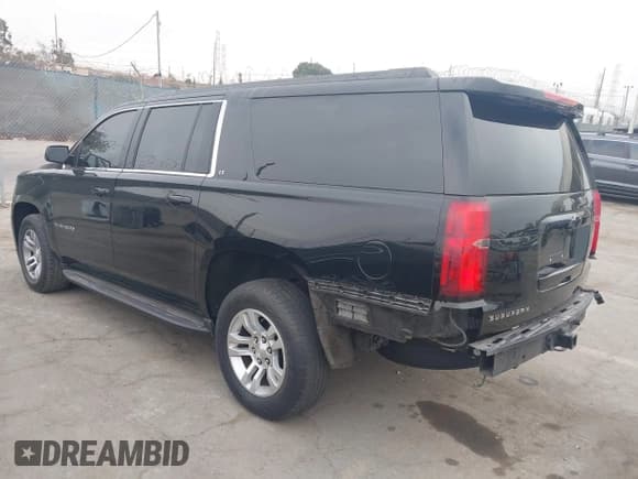 ✅ 2019 Chevrolet Suburban LT • VIN: 1GNSCHKCXKR356581 • Lot: 43382678. Wystawiony na IAAI z przebiegiem 112 699 mil. Bezpłatny archiwum sprzedaży aukcyjnych z USA i szczegółowy raport historii pojazdu na DreamBid. Zdjęcie 3.
